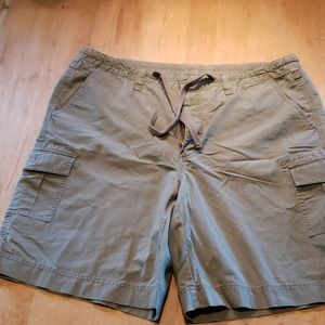 Eddie Bauer Cargo Shorts sz 38 w drawstring.